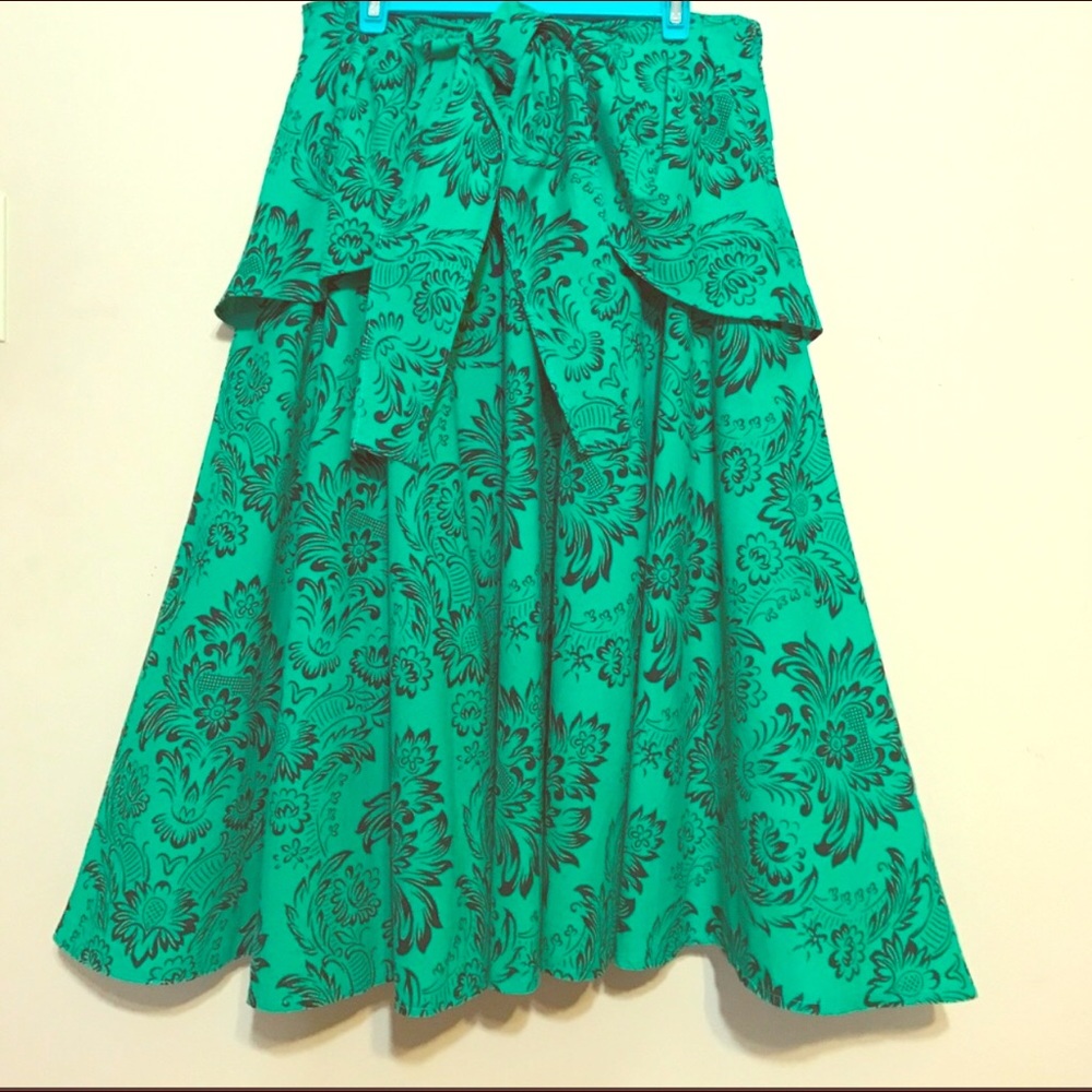 Vintage full midi skirt kelly green with peplum